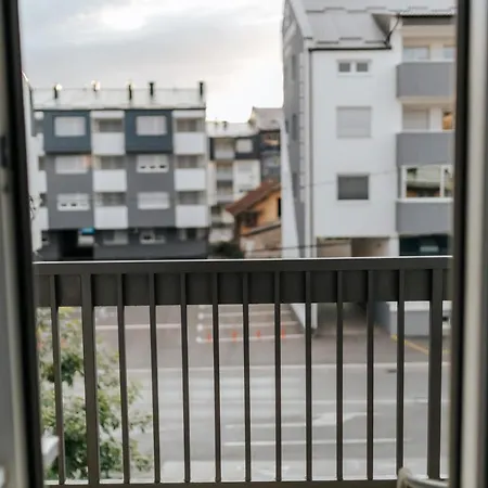 Modern Lux 2 *