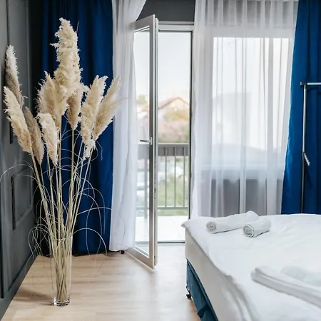 Modern Lux 2
